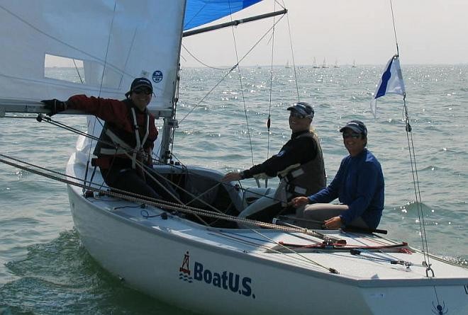 The USA Team Cronin - Carol Cronin, Kim Couranz and Margaret Podlich in the current Womens fleetracer, the Yngling ©  SW